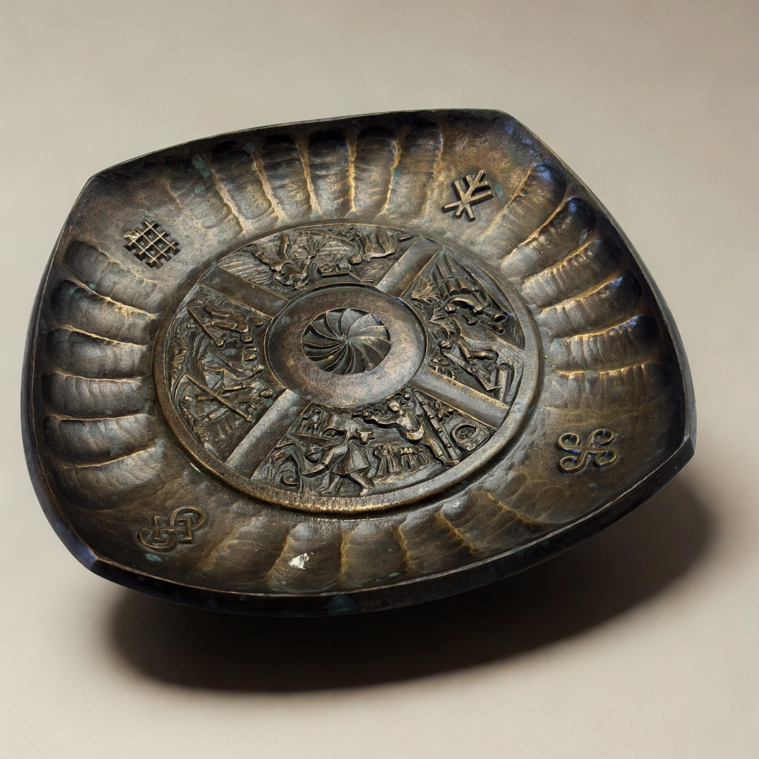 Monumental Hand-Hammered Copper Charger "The Slavic Cycle" – Obrázok 2