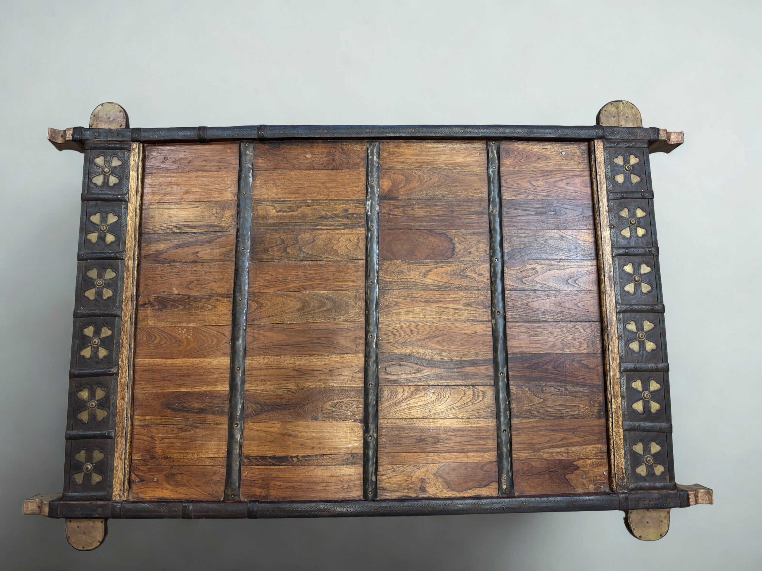 Exclusive Antique Coffee Table from India – Authentic Indian Ox Cart Table – Obrázok 3